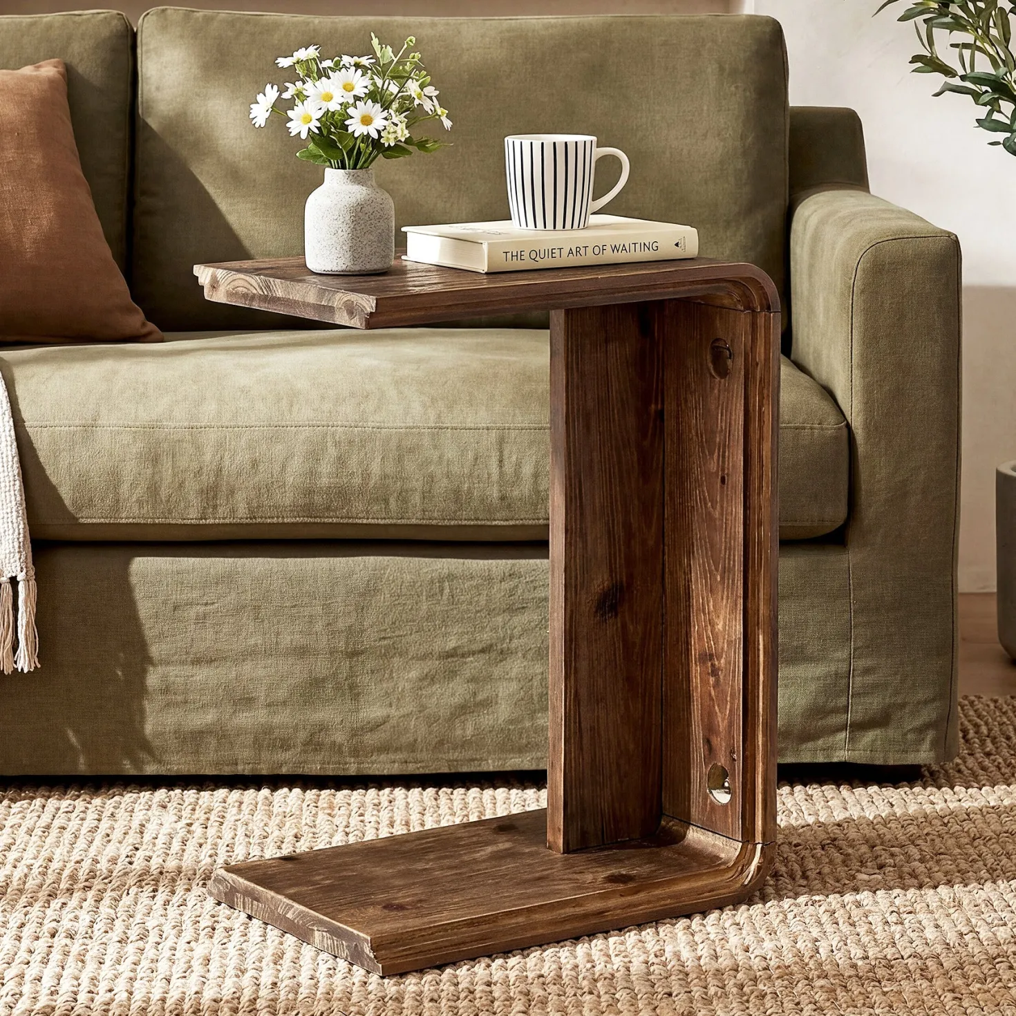 C-Shaped Solid Wood End Table for Sofa Side, Narrow Side Table for Living Room and Bedroom