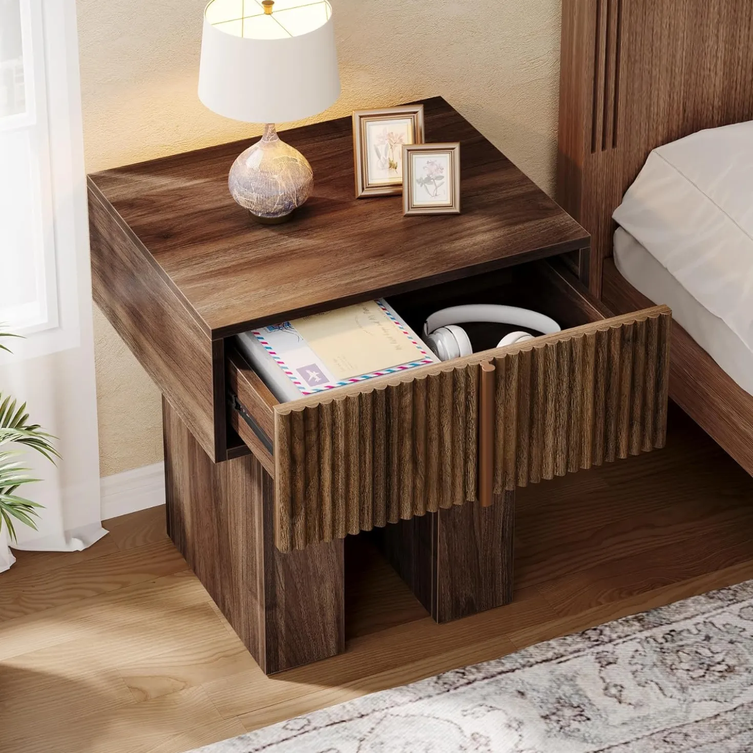 19.6" Fluted Nightstand, Wooden Bedside Table with Storage Drawer